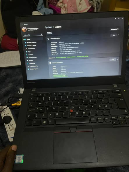 A picture of Lenovo Thinkpad t470 8gb ram 256 stroge 7th gen has