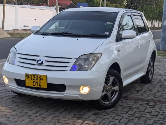 A picture of TOYOTA IST INAUZWA