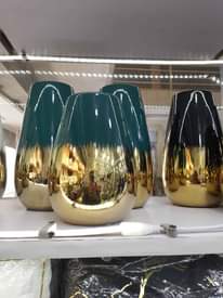 A picture of Artificial flowers and plants