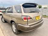 A picture of TOYOTA HARRIER
