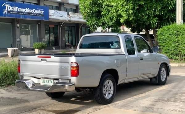 A picture of 2003 TOYOTA HILUX TIGER