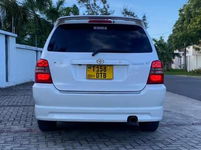 A picture of TOYOTA KLUGER