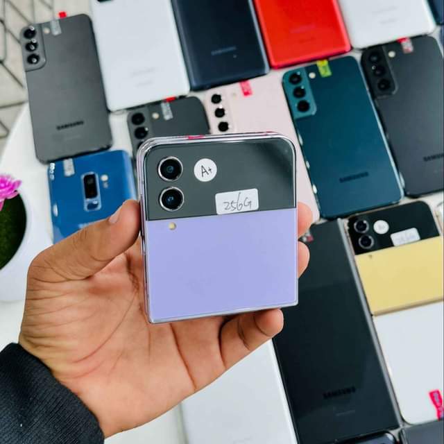 A picture of GALAXY Z FLIP 3
