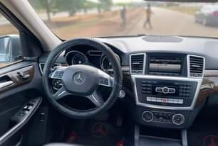 A picture of Mercedes Benz ML350