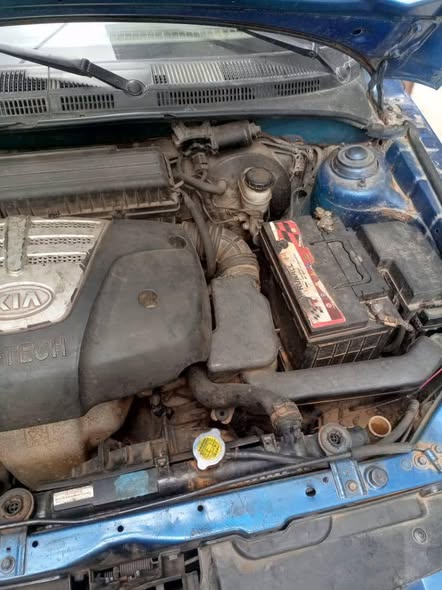 A picture of Kia rio 2004
