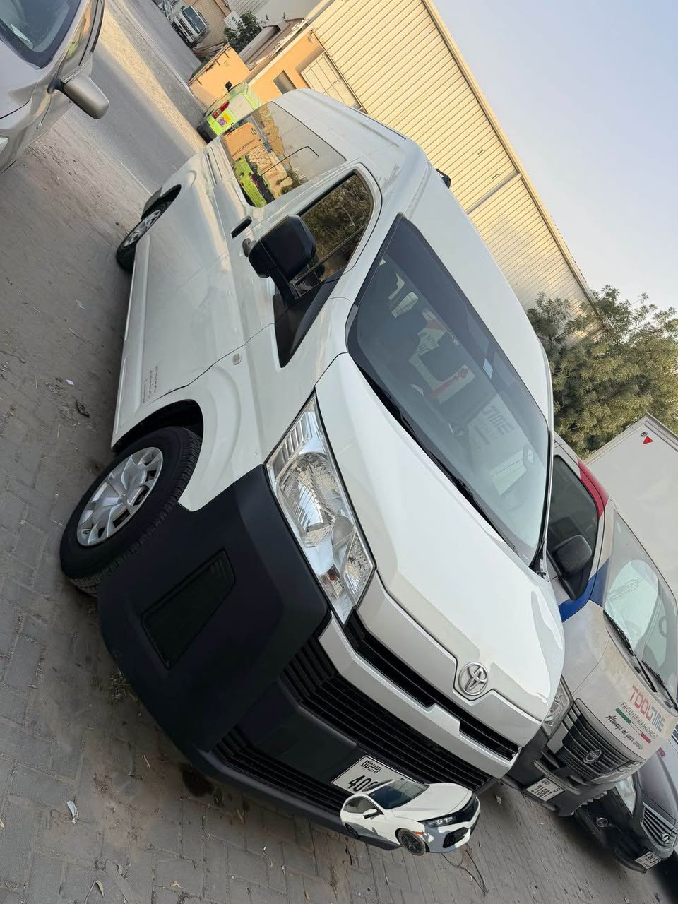 A picture of Toyota haice bus hairoof 2021 gcc