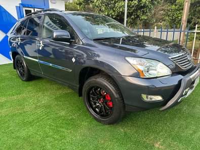 A picture of Lexus Rx330 2005 model Registered First body Highest grade Tokunbo