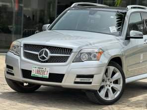 A picture of MERCEDES BENZ GLK 350 Fullest Option Model 2010 Price 16M