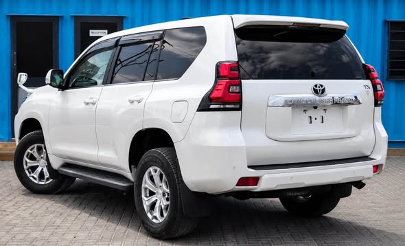 A picture of Prado150 TXL year2021 price148mil