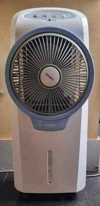 A picture of Lontor mist box fan