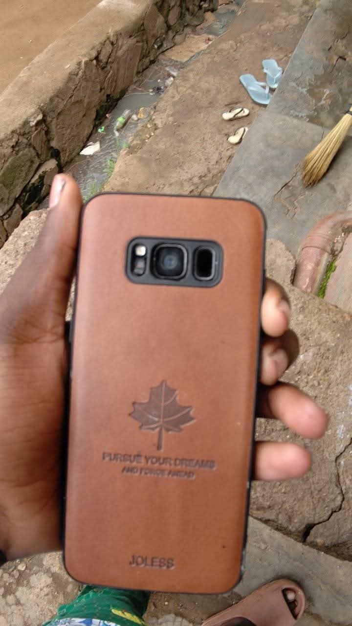 A picture of Samsung s8 64 gb storage 4gb ram good battery