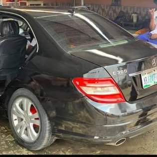 A picture of Dealer Market Deal Mercedes Benz C300 010 Model Engine 90