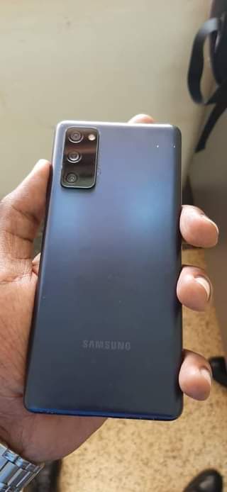 A picture of S20 FE 5g