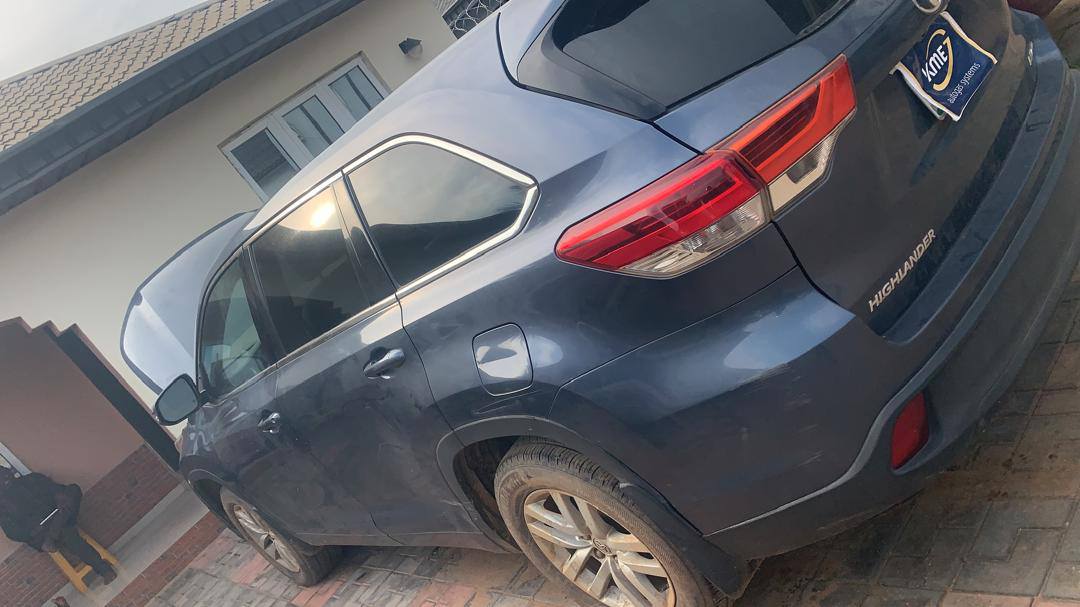 A picture of Ready to go shap shap Toyota Hilanther 2014 model firstbody