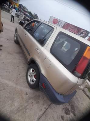A picture of Honda CRV Engine And Gear box 100 ok Interior Very