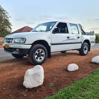 classifieds/cars isuzu