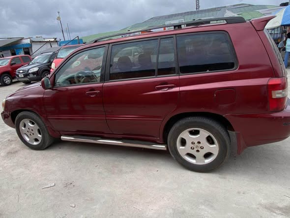 A picture of Toyota Highlander 2005 model