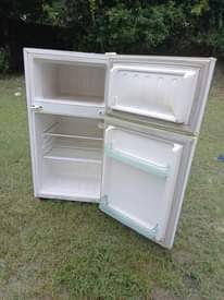A picture of Boss fridge double door inagandsha Sana bei 255000