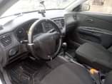 A picture of 2006 Kia Rio 23456789257