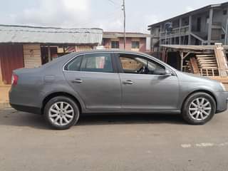 A picture of Volkswagen jetta fsi 1.6 2011