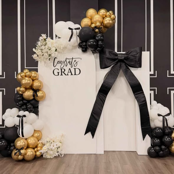 A picture of Graduation party decorations