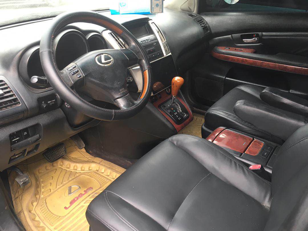 A picture of Lexus Rx 330