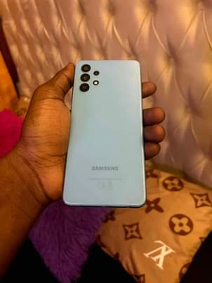 A picture of SAMSUNG A32
