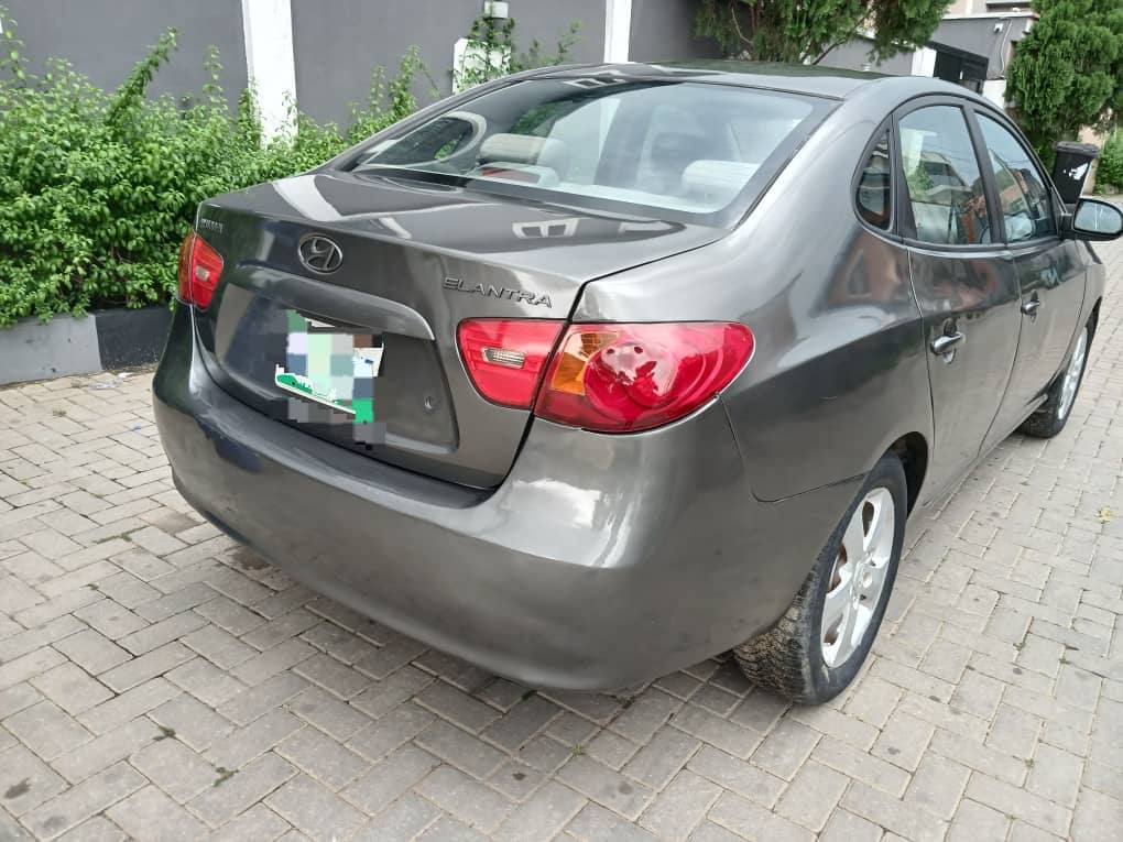 A picture of Hyundai Elantra 2009