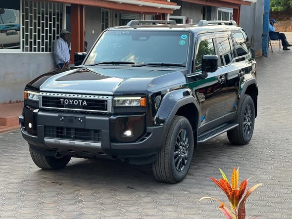 A picture of ToYOTA landcruiser Prado 2024 0700327795