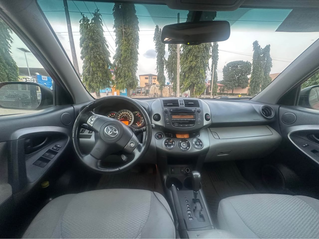 A picture of TOKS 2011 TOYOTA RAV4 LIMITED AWD