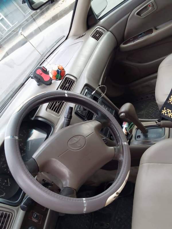 A picture of Toyota droplight Camry Silent 4plugs engine Chilling a c Smooth