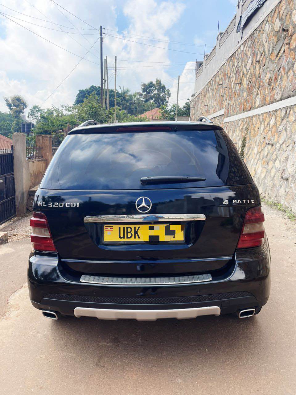 A picture of Mercedes benz diesel 28m