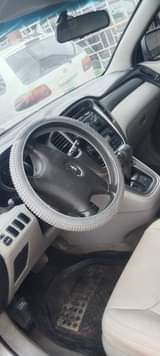 A picture of Toyota Highlander 03 model good engine and gear ac working