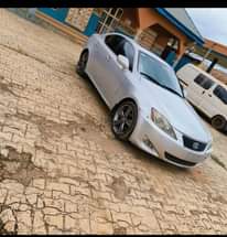 A picture of Lexus is250