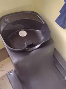 A picture of Sinky ya kuoshea nywele