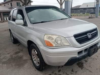 A picture of Honda pilot 2005 Flashed on first body Engine Ac Gear