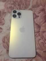 A picture of i phone 13 pro max copy with 512gb at 700k