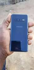 A picture of samsung galaxy s10 plain clean sana