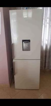 A picture of Fridge nzuri sana kampuni Beko bei 280 000
