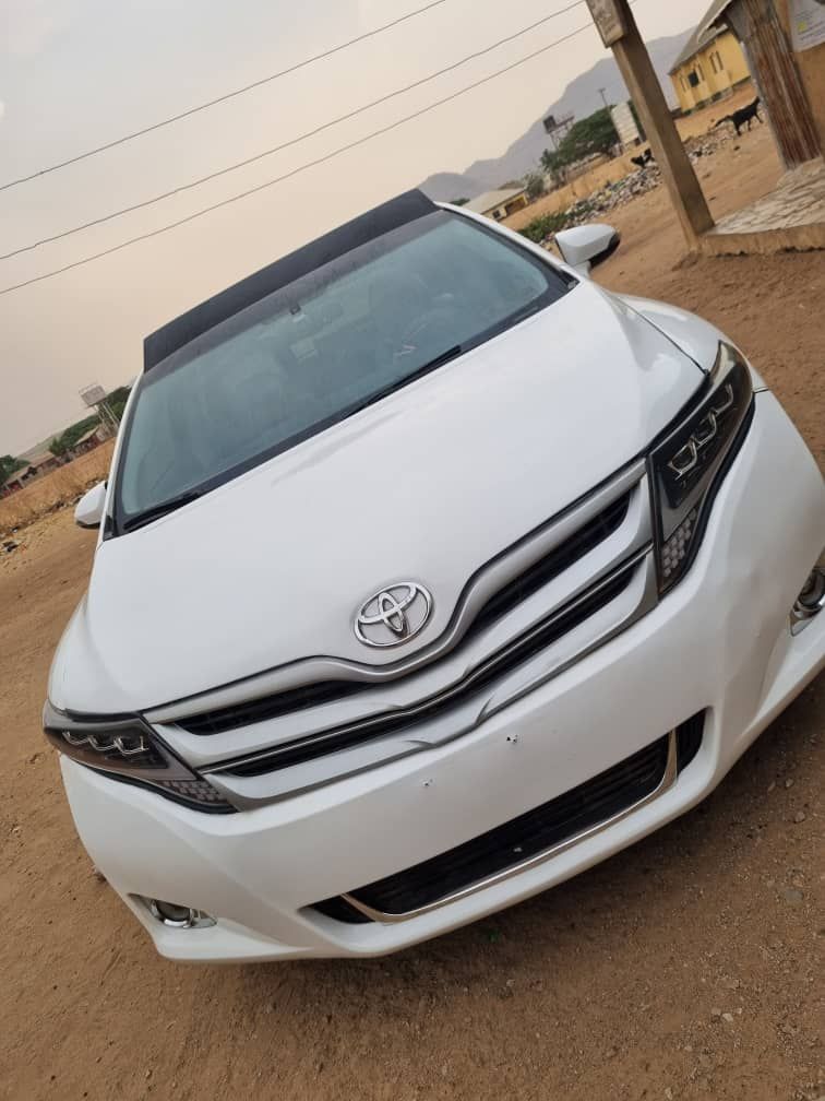 A picture of 2012 venza