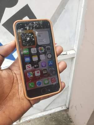 A picture of IPHONE 7GB 128