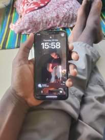 A picture of iPhone x plain