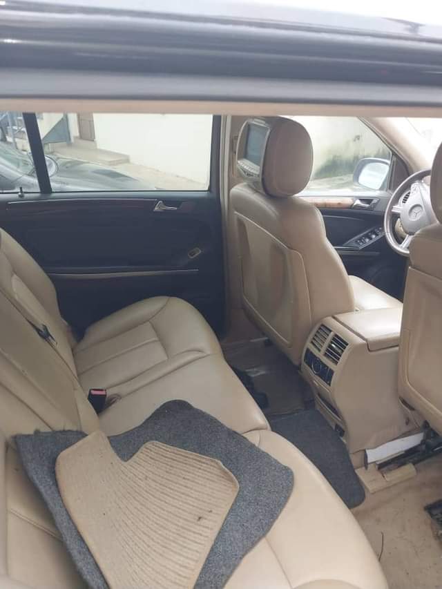A picture of GL450 benz