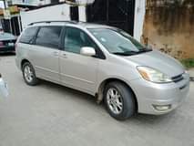 A picture of 2004 Toyota sienna