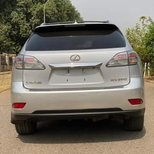 A picture of LEXUS RX350