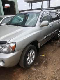 A picture of Toyota Highlander 2004