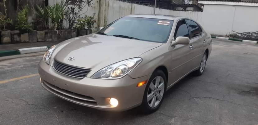 A picture of 2006 Lexus rs330