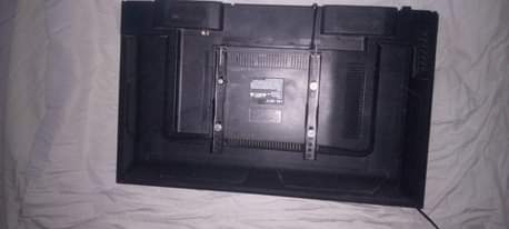 A picture of TV Samsung inch 32 imenyooka