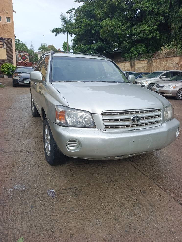 A picture of TOYOTA HIGHLANDER
