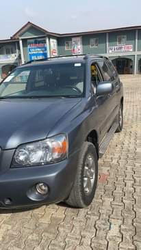 A picture of Hot deal Toyota highlander 2005 model 3 ROWS SEAT tokumbo